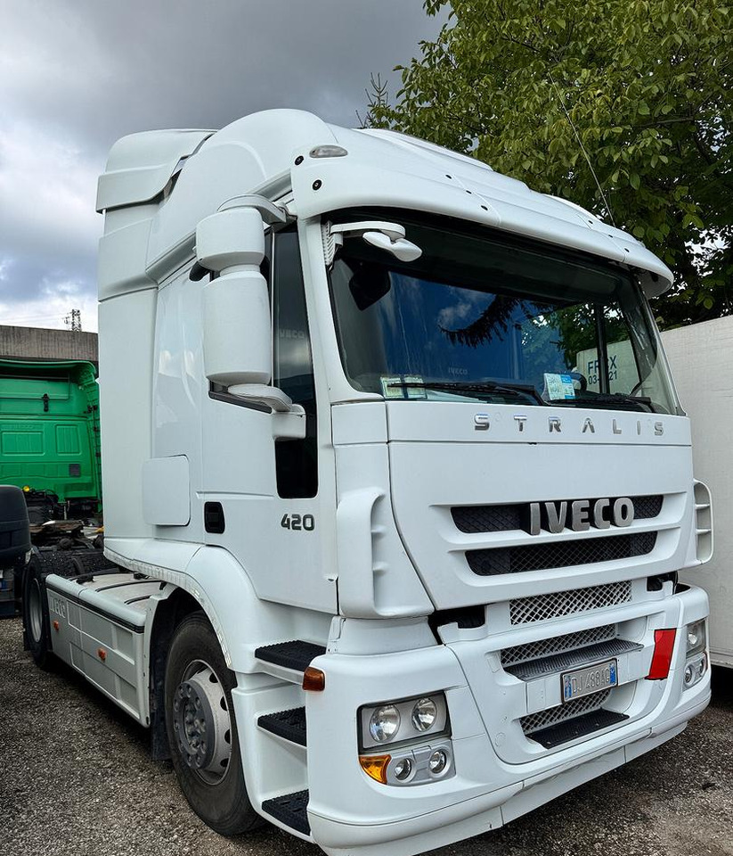 Iveco 420 Magirus A440ST/E4 - Tractor head: gambar 1 Iveco 420 Magirus A440ST/E4 - Tractor head: gambar 1