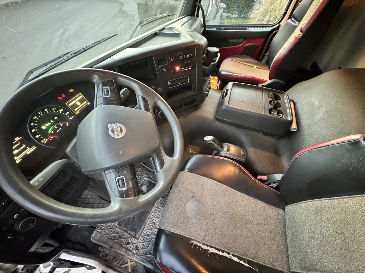 Truk jungkit VOLVO FMX 460: gambar 33