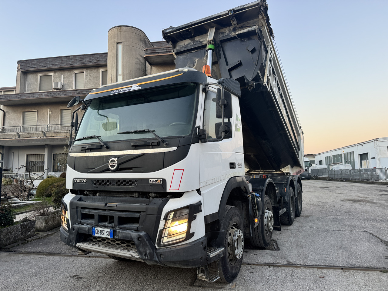 Truk jungkit VOLVO FMX 460: gambar 27