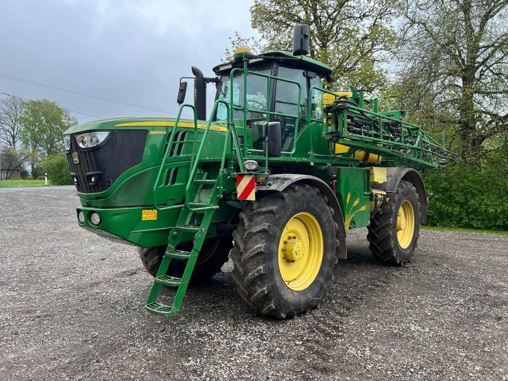 John Deere R4040i - Penyemprot self-propelled: gambar 1 John Deere R4040i - Penyemprot self-propelled: gambar 1