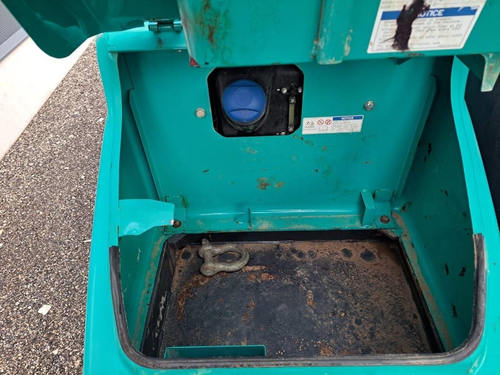 Ekskavator perayap Kobelco SK 210-10: gambar 11