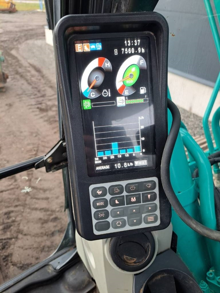 Ekskavator perayap Kobelco SK 210-10: gambar 19