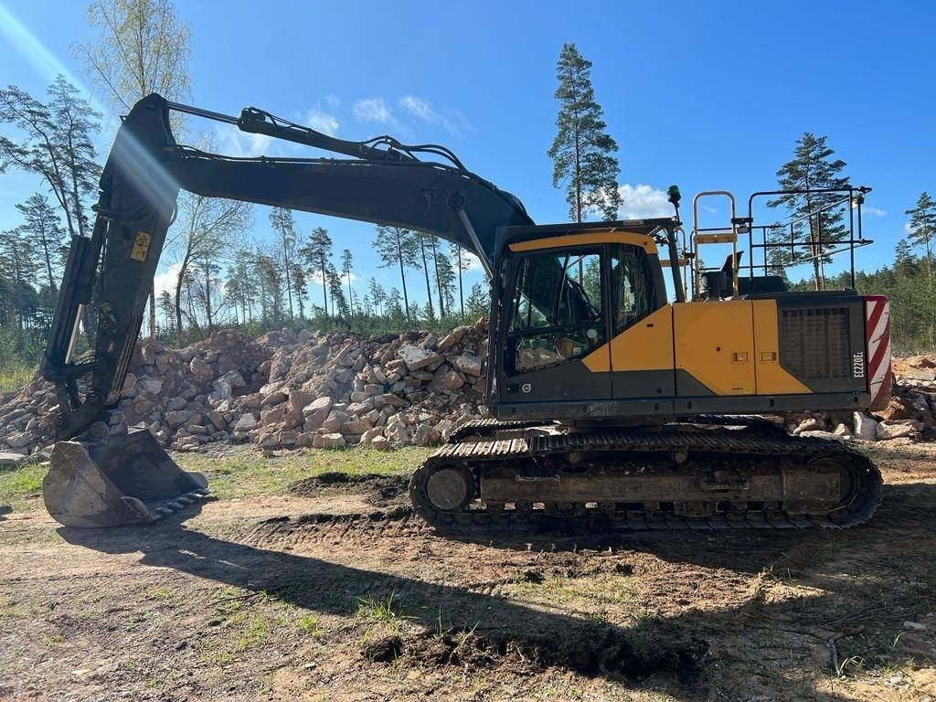 Volvo EC 220 EL - Ekskavator perayap: gambar 5 Volvo EC 220 EL - Ekskavator perayap: gambar 5