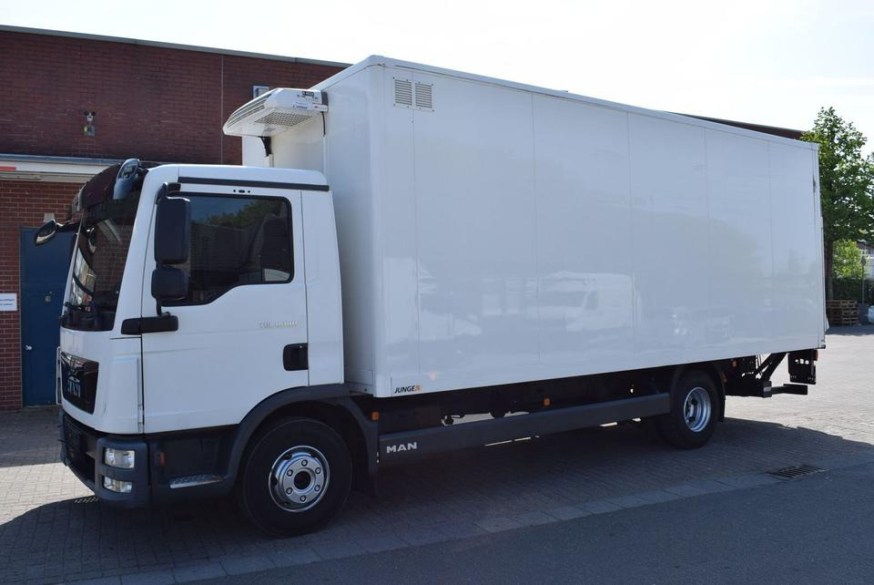 MAN TGL 8.180 Koffer 6,20mLBW 1000KG Klima - Truk box: gambar 3 MAN TGL 8.180 Koffer 6,20mLBW 1000KG Klima - Truk box: gambar 3