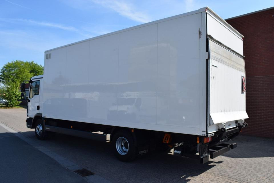 MAN TGL 8.180 Koffer 6,20mLBW 1000KG Klima - Truk box: gambar 4 MAN TGL 8.180 Koffer 6,20mLBW 1000KG Klima - Truk box: gambar 4