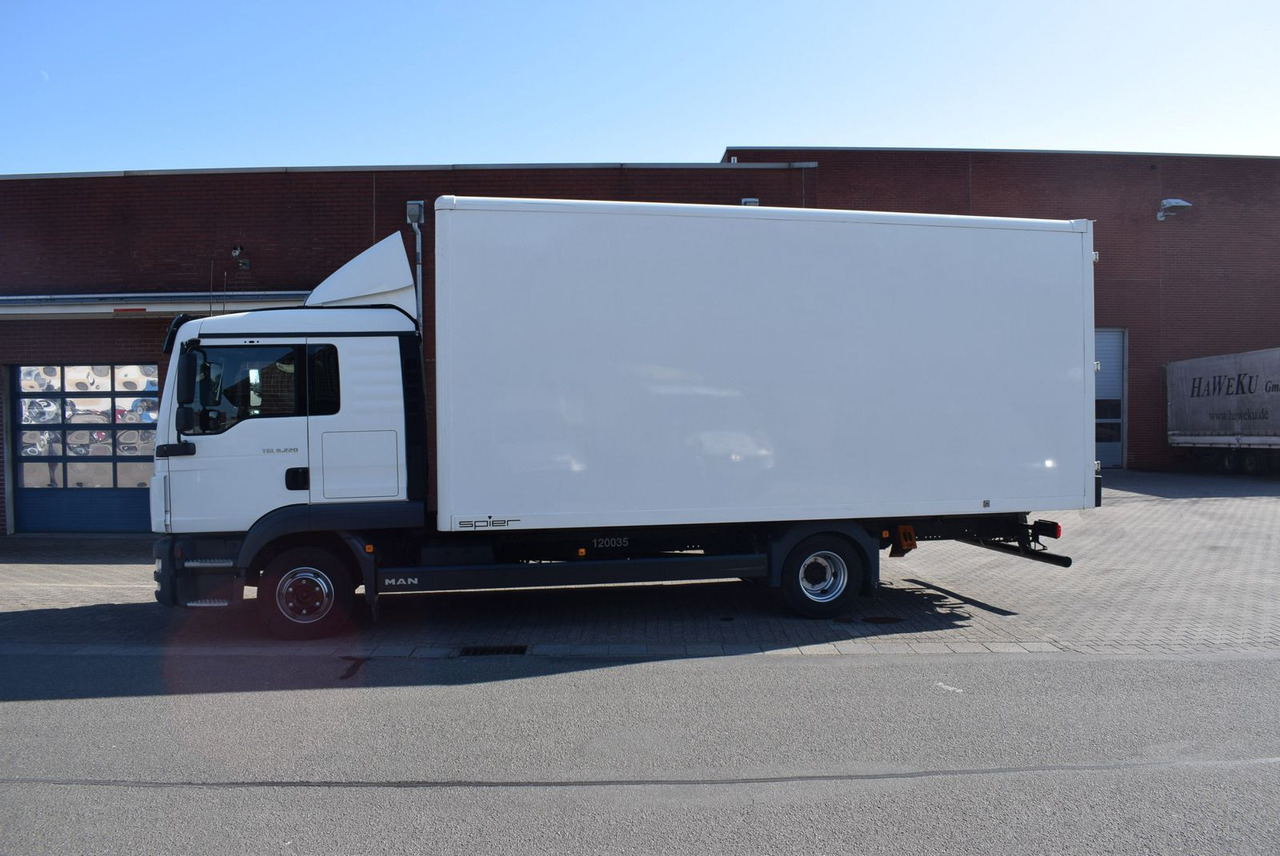 MAN TGL 8.220 Möbelkoffer 3-Sitzer Bett AHK Klima - Van box: gambar 3 MAN TGL 8.220 Möbelkoffer 3-Sitzer Bett AHK Klima - Van box: gambar 3