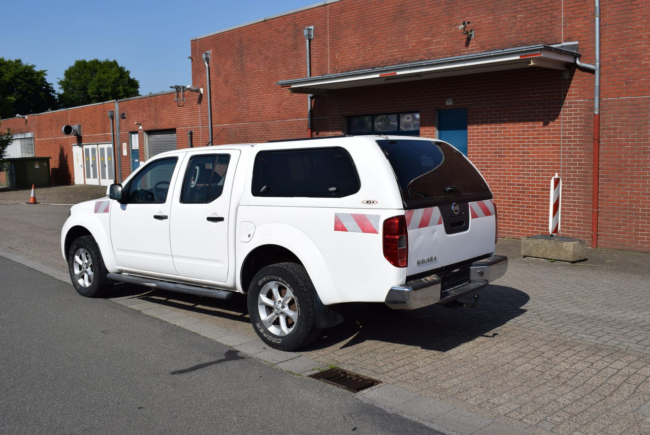 Nissan Navara Double Cab SE 4x4 Automatik Hardtop AHK - Mobil SUV: gambar 3 Nissan Navara Double Cab SE 4x4 Automatik Hardtop AHK - Mobil SUV: gambar 3