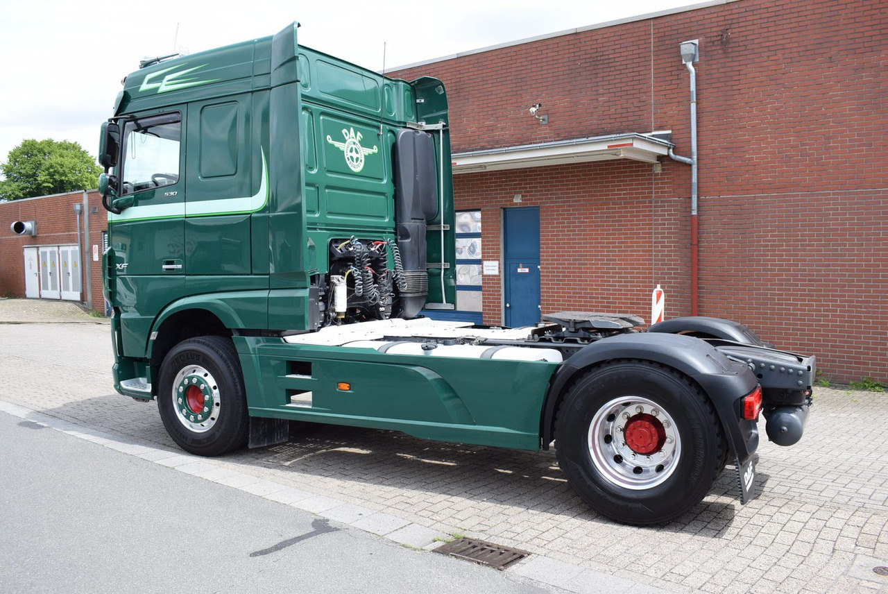 DAF XF 530 FT Retarder Leder Standklima Hydraulik - Tractor head: gambar 4 DAF XF 530 FT Retarder Leder Standklima Hydraulik - Tractor head: gambar 4