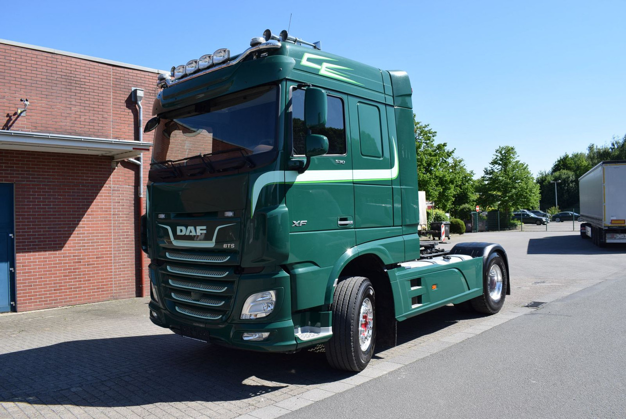 DAF XF 530 FT Retarder Leder Standklima Hydraulik - Tractor head: gambar 1 DAF XF 530 FT Retarder Leder Standklima Hydraulik - Tractor head: gambar 1
