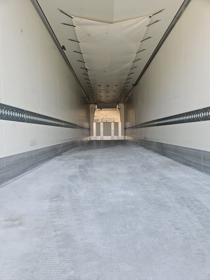 Semi-trailer berpendingin KRONE SD  Carrier Vector 1550: gambar 8
