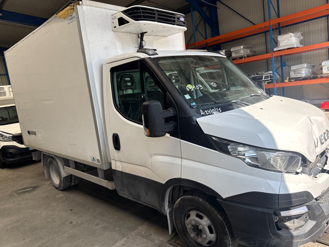 IVECO DAILY 35C13 KONTENER CHŁODNIA NR 864 - Van berpendingin: gambar 1 IVECO DAILY 35C13 KONTENER CHŁODNIA NR 864 - Van berpendingin: gambar 1