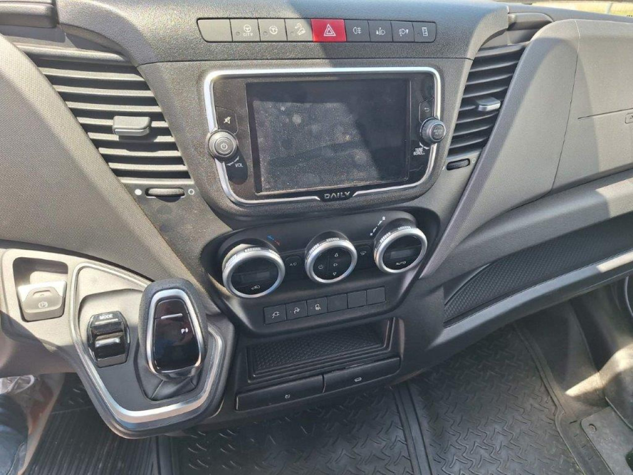 IVECO 35S14E/P - Van panel, Van listrik: gambar 2 IVECO 35S14E/P - Van panel, Van listrik: gambar 2