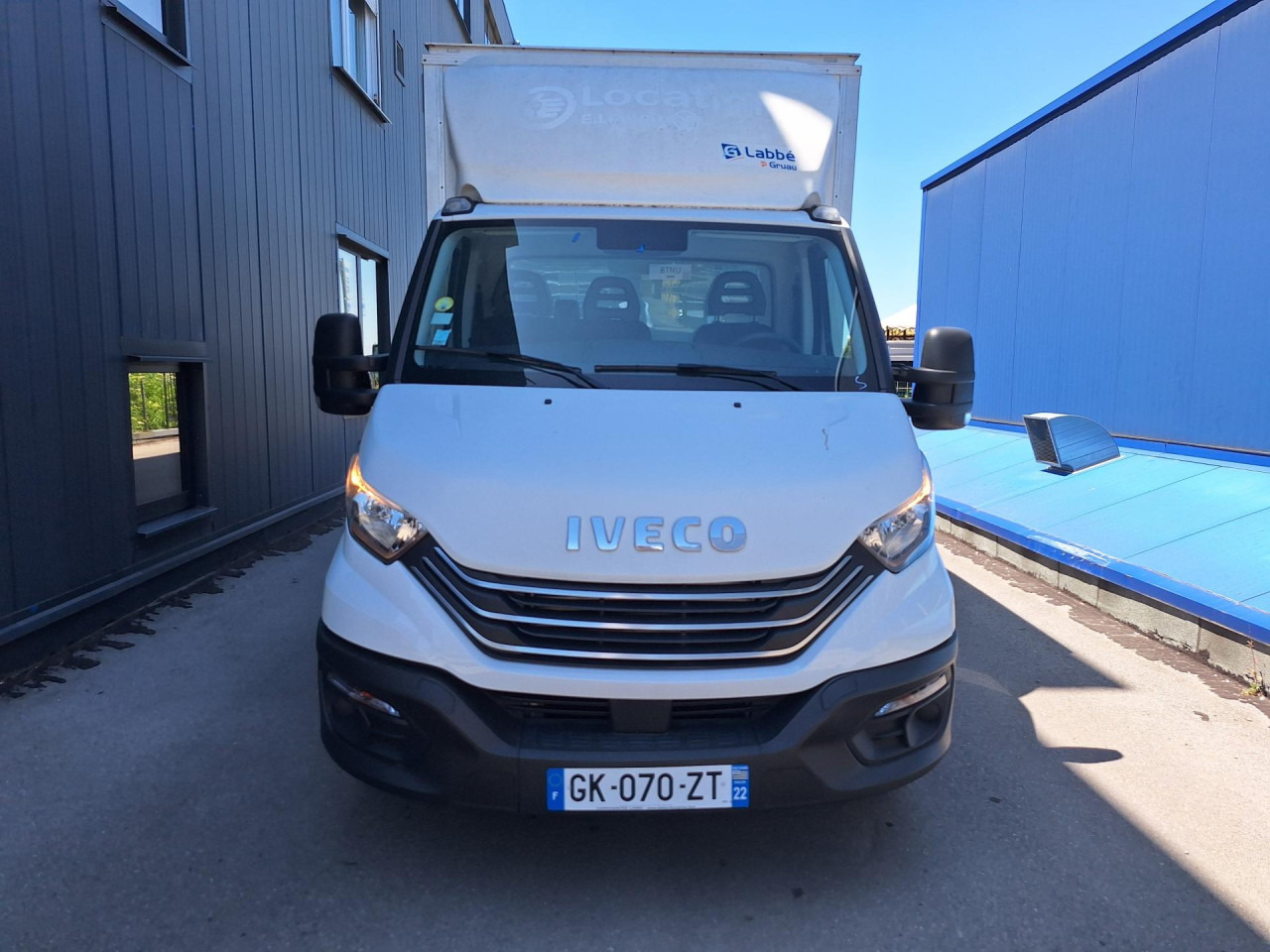 IVECO Daily 35 C 16 - Van box: gambar 1 IVECO Daily 35 C 16 - Van box: gambar 1
