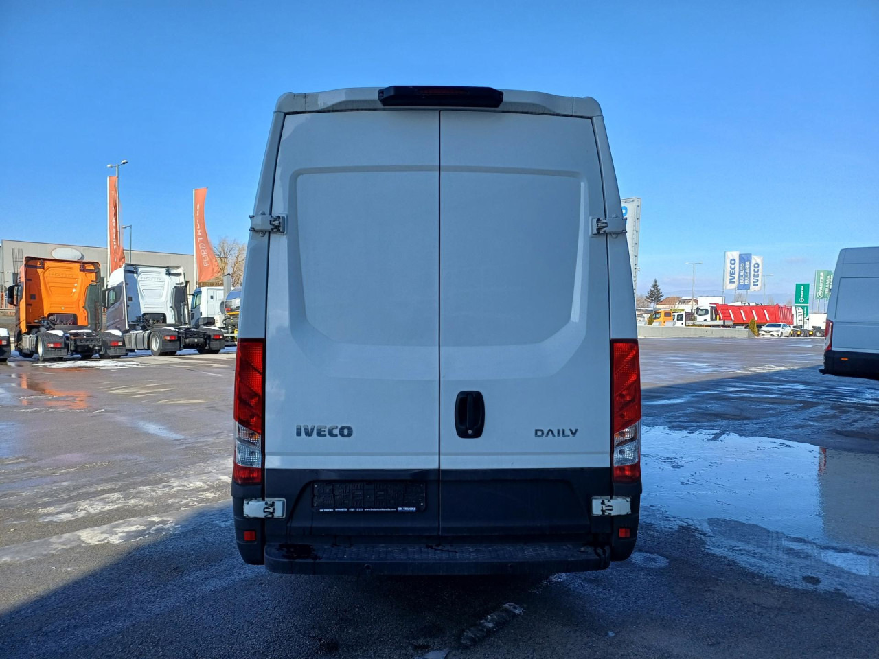 IVECO Daily 35S16V - Van panel: gambar 3 IVECO Daily 35S16V - Van panel: gambar 3