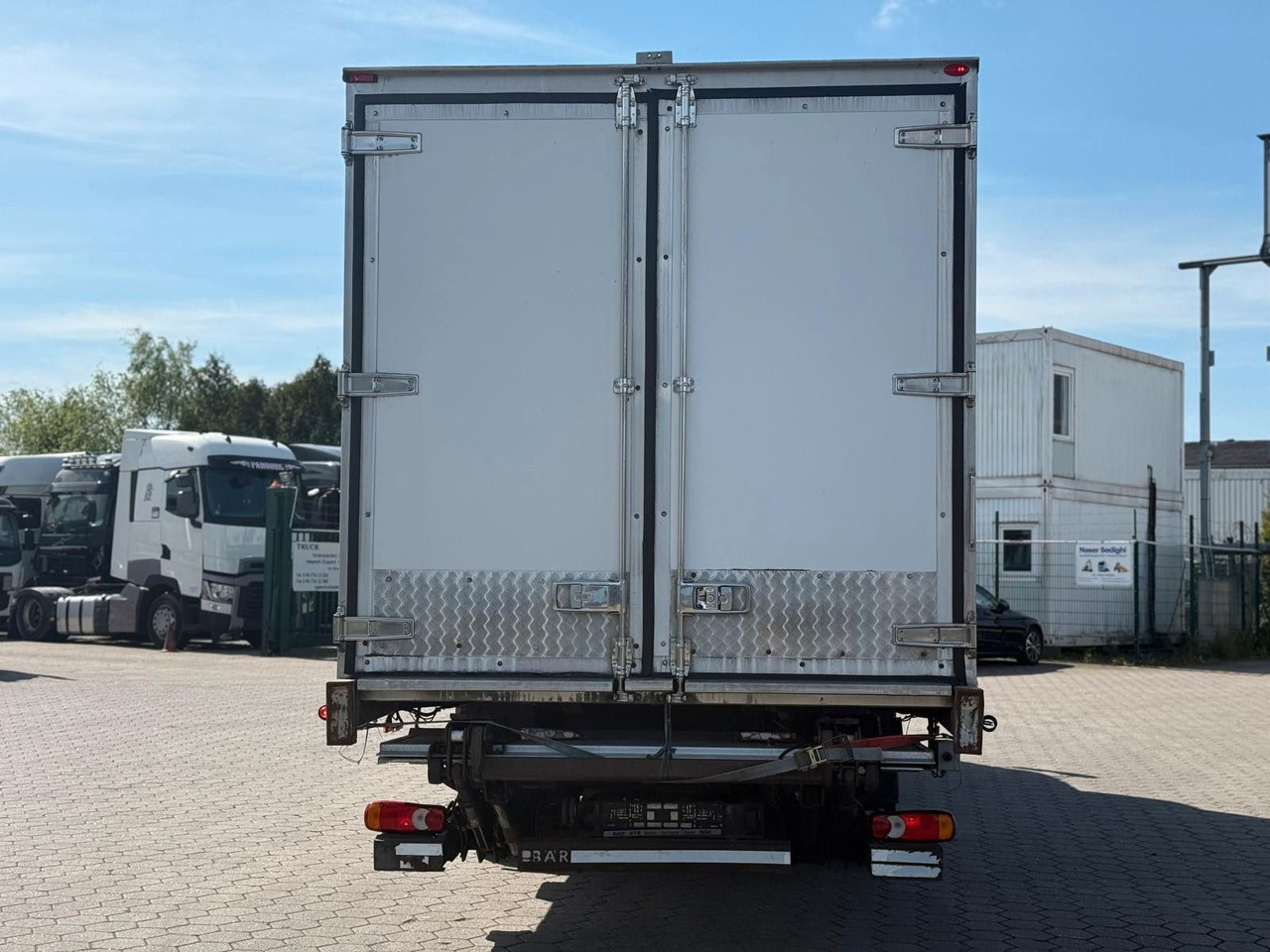 Volvo FL 240 Carrier Easy Cold+Hebebühne - Truk berpendingin: gambar 3 Volvo FL 240 Carrier Easy Cold+Hebebühne - Truk berpendingin: gambar 3