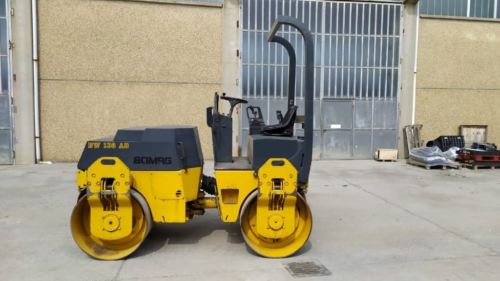 Bomag BW 138 AD - Roller jalan: gambar 2 Bomag BW 138 AD - Roller jalan: gambar 2
