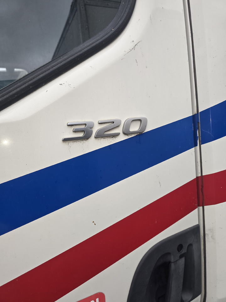 DAF LF 320 - Truk box: gambar 2 DAF LF 320 - Truk box: gambar 2