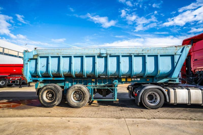 Benalu FRUEHAUF DF33 - Semi-trailer jungkit: gambar 3 Benalu FRUEHAUF DF33 - Semi-trailer jungkit: gambar 3