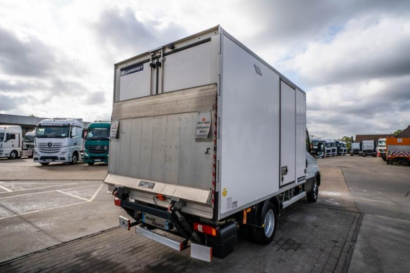 Iveco DAILY 35C180 HI MATIC+CARRIER XERIOS 5+ DHOLLANDIA - Van berpendingin: gambar 4 Iveco DAILY 35C180 HI MATIC+CARRIER XERIOS 5+ DHOLLANDIA - Van berpendingin: gambar 4