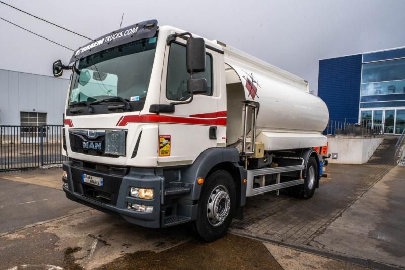 MAN TGM 18.290 BL+ MAGYAR 13.500L/5COMP. - Truk tangki: gambar 1 MAN TGM 18.290 BL+ MAGYAR 13.500L/5COMP. - Truk tangki: gambar 1