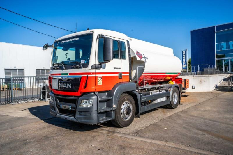 MAN TGS 18.400 4x4H +CM 11.500L /4 COMP - Truk tangki: gambar 1 MAN TGS 18.400 4x4H +CM 11.500L /4 COMP - Truk tangki: gambar 1