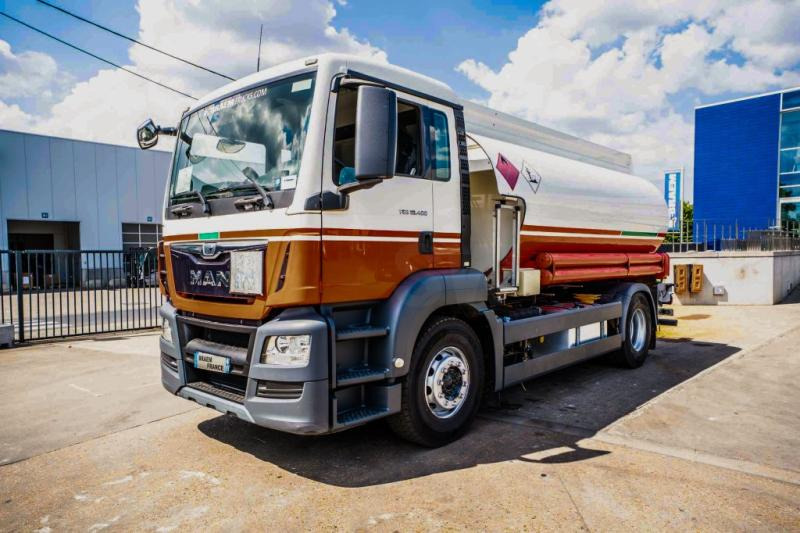 MAN TGS 18.400 BL+MAGYAR 13.500L / 5 COMP - Truk tangki: gambar 1 MAN TGS 18.400 BL+MAGYAR 13.500L / 5 COMP - Truk tangki: gambar 1