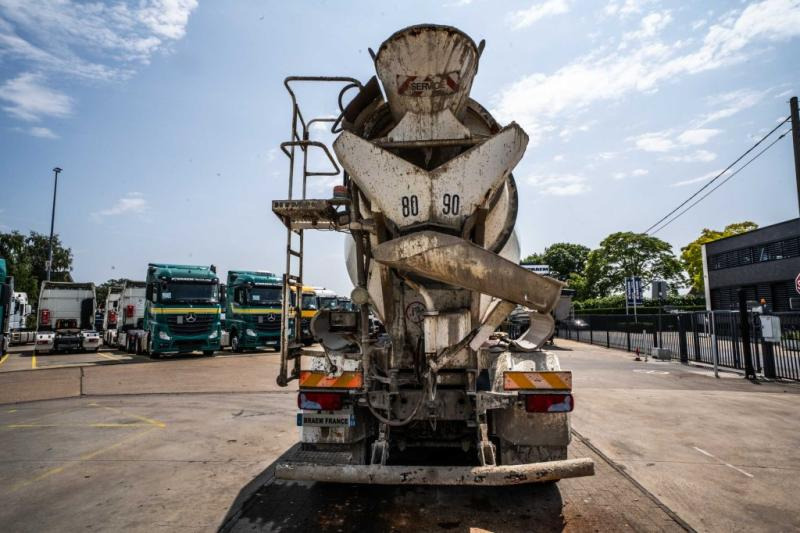 MAN TGS 32 360 BB+ LIEBHERR 9m3 - Truk pengaduk beton: gambar 5 MAN TGS 32 360 BB+ LIEBHERR 9m3 - Truk pengaduk beton: gambar 5