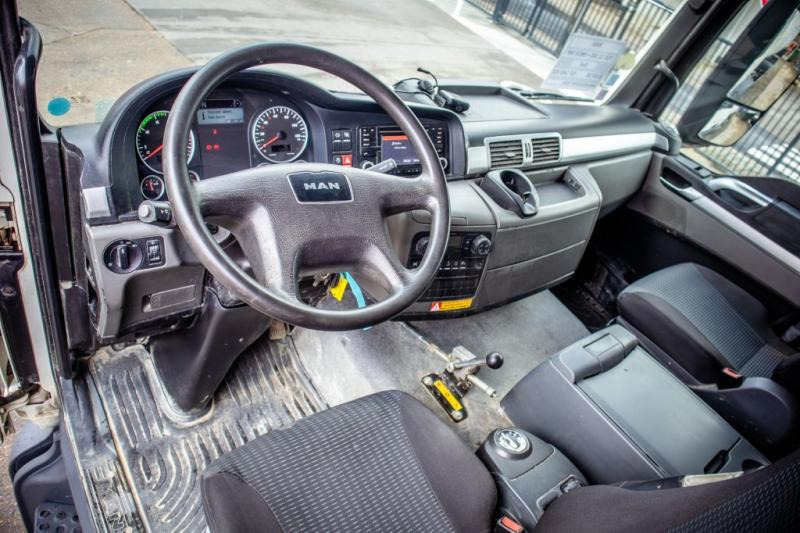 Truk pengaduk beton MAN TGS 32.360 BB+MIXER 9M³: gambar 8 Truk pengaduk beton MAN TGS 32.360 BB+MIXER 9M³: gambar 8