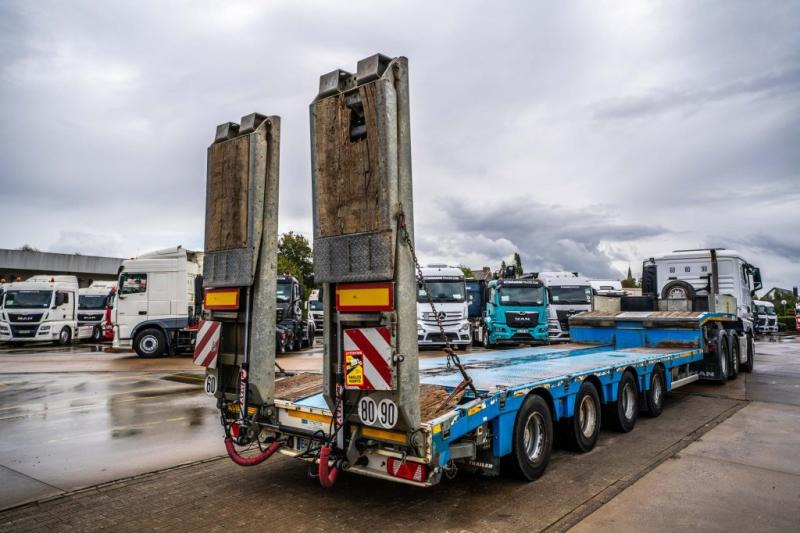 MAX TRAILER MAX TRAILER 110-F-S44+3XSTEERING/DIR. - Semi-trailer low bed: gambar 4 MAX TRAILER MAX TRAILER 110-F-S44+3XSTEERING/DIR. - Semi-trailer low bed: gambar 4