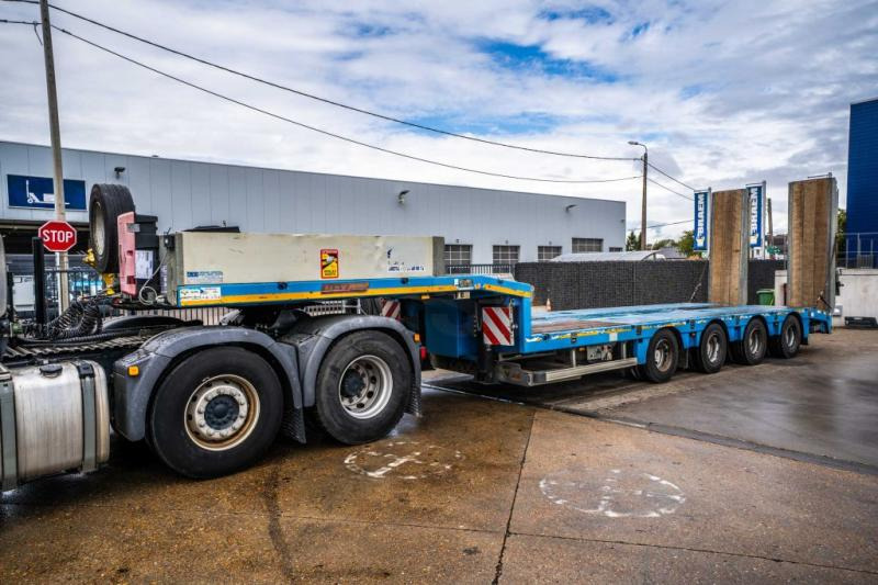 MAX TRAILER MAX TRAILER 110-F-S44+3XSTEERING/DIR. - Semi-trailer low bed: gambar 1 MAX TRAILER MAX TRAILER 110-F-S44+3XSTEERING/DIR. - Semi-trailer low bed: gambar 1