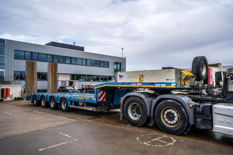 MAX TRAILER MAX TRAILER 110-F-S44+3XSTEERING/DIR. - Semi-trailer low bed: gambar 2 MAX TRAILER MAX TRAILER 110-F-S44+3XSTEERING/DIR. - Semi-trailer low bed: gambar 2