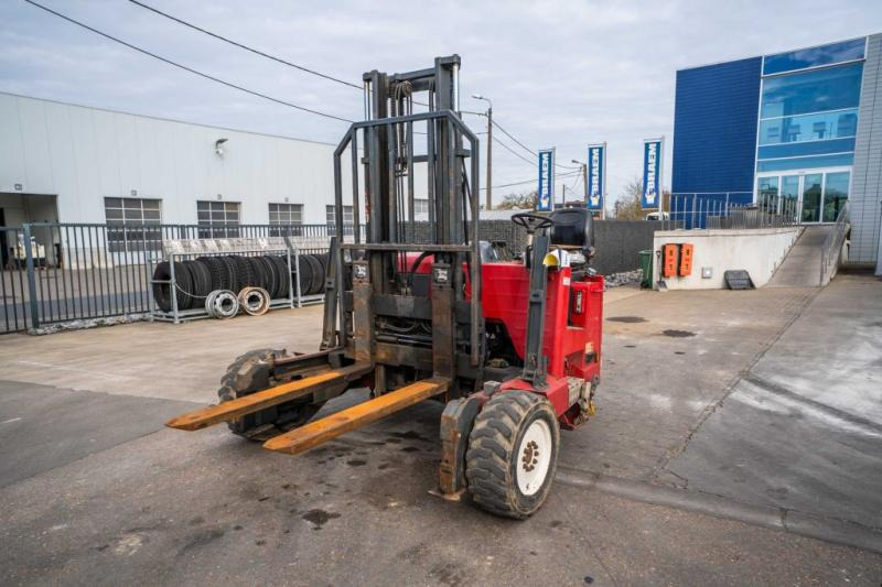 MOFFET M5 20.4 - Forklift yang dipasang di truk: gambar 1 MOFFET M5 20.4 - Forklift yang dipasang di truk: gambar 1