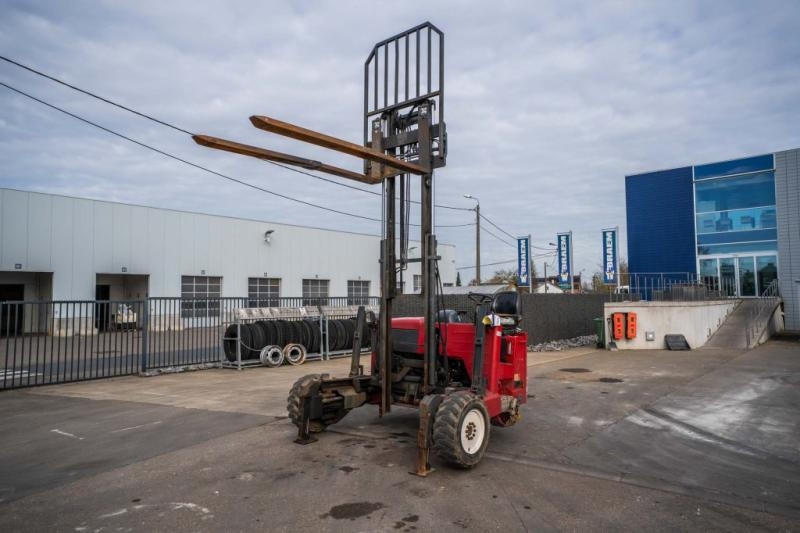 MOFFET M5 20.4 - Forklift yang dipasang di truk: gambar 2 MOFFET M5 20.4 - Forklift yang dipasang di truk: gambar 2
