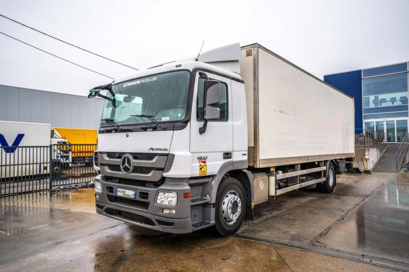 Mercedes ACTROS 1832-MP3+DHOLLANDIA 2.5T. - Truk box: gambar 1 Mercedes ACTROS 1832-MP3+DHOLLANDIA 2.5T. - Truk box: gambar 1