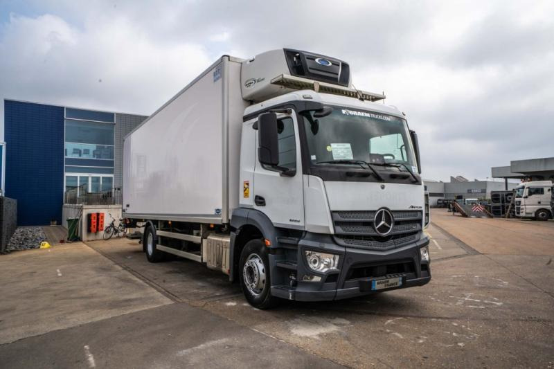 Mercedes ANTOS 1833 +CARRIER SUPRA MULTI 1250Mt+DHOLLANDIA 2.5T - Truk berpendingin: gambar 2 Mercedes ANTOS 1833 +CARRIER SUPRA MULTI 1250Mt+DHOLLANDIA 2.5T - Truk berpendingin: gambar 2