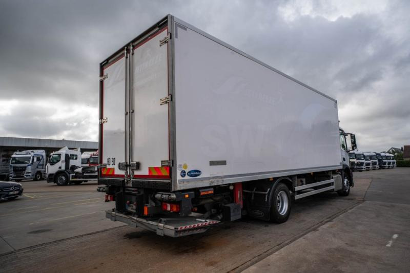 Mercedes ANTOS 1833 L +CARRIER SUPRA MULTI 1250Mt+DHOLLANDIA 2.5T. - Truk berpendingin: gambar 4 Mercedes ANTOS 1833 L +CARRIER SUPRA MULTI 1250Mt+DHOLLANDIA 2.5T. - Truk berpendingin: gambar 4