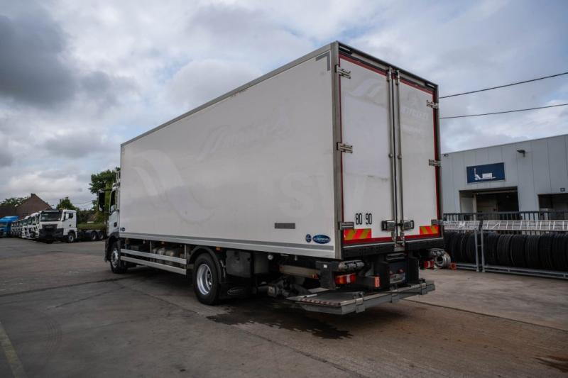 Mercedes ANTOS 1833 L +CARRIER SUPRA MULTI 1250Mt+DHOLLANDIA 2.5T. - Truk berpendingin: gambar 5 Mercedes ANTOS 1833 L +CARRIER SUPRA MULTI 1250Mt+DHOLLANDIA 2.5T. - Truk berpendingin: gambar 5
