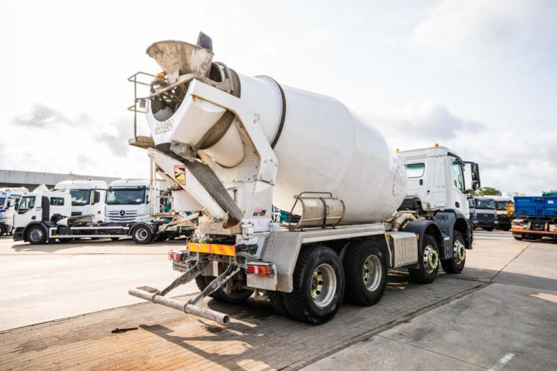 Mercedes AROCS 3240 BB+STETTER 9m3 - Truk pengaduk beton: gambar 4 Mercedes AROCS 3240 BB+STETTER 9m3 - Truk pengaduk beton: gambar 4
