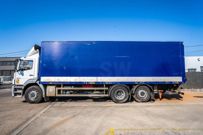Truk box Mercedes AXOR 2533 -6X2: gambar 6