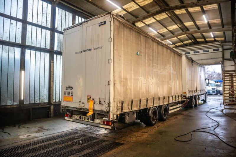 ROBUSTE-KAISER GRAND VOLUME+TOIT DECOUVRABLE - Trailer dengan terpal samping: gambar 3 ROBUSTE-KAISER GRAND VOLUME+TOIT DECOUVRABLE - Trailer dengan terpal samping: gambar 3