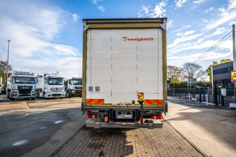 Renault D WIDE 250 DXI (12T)+DHOLLANDIA - Truk box: gambar 5 Renault D WIDE 250 DXI (12T)+DHOLLANDIA - Truk box: gambar 5