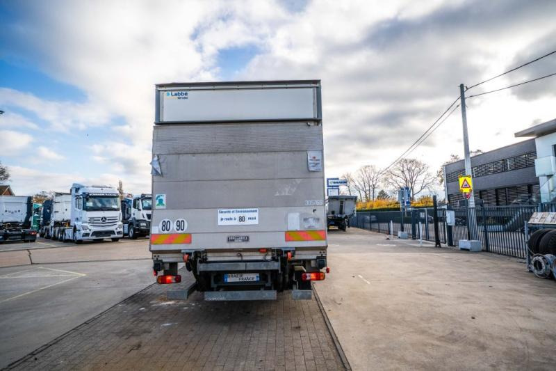 Renault D12 210 DXI // HAYON DHOLLANDIA - Truk box: gambar 4 Renault D12 210 DXI // HAYON DHOLLANDIA - Truk box: gambar 4