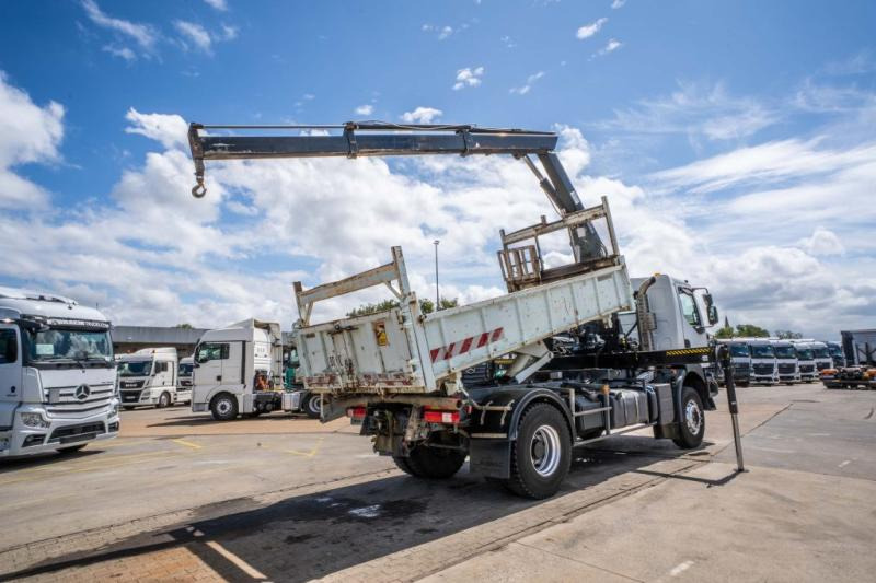 Renault KERAX 370 DXI + TRI BENNE+HIAB 16t/m + 2 EXT - Truk jungkit, Truk derek: gambar 4 Renault KERAX 370 DXI + TRI BENNE+HIAB 16t/m + 2 EXT - Truk jungkit, Truk derek: gambar 4