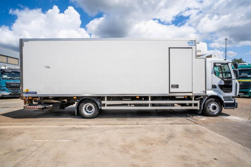 Renault MIDLUM 220 DXI (16t)+CARRIER+DHOLLANDIA +CARRIER - Truk berpendingin: gambar 3 Renault MIDLUM 220 DXI (16t)+CARRIER+DHOLLANDIA +CARRIER - Truk berpendingin: gambar 3