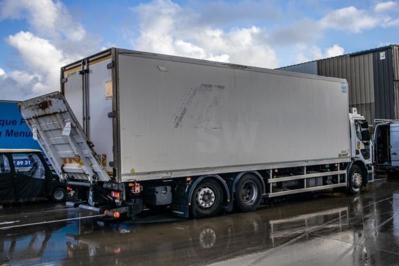 Renault PREMIUM 310DXI+E5+CARRIER+ENGINE PROBLEM - Truk berpendingin: gambar 3 Renault PREMIUM 310DXI+E5+CARRIER+ENGINE PROBLEM - Truk berpendingin: gambar 3
