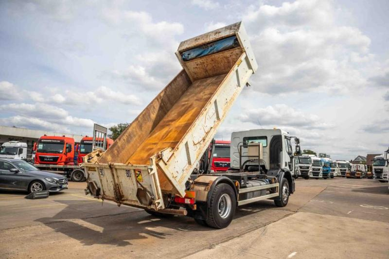 Renault PREMIUM 320DXI+BIBENNE+REMORQUANT - Truk jungkit: gambar 3 Renault PREMIUM 320DXI+BIBENNE+REMORQUANT - Truk jungkit: gambar 3