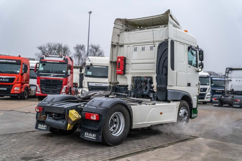 DAF XF 460 + HYDRAULIQUE (50Ton) - Tractor head: gambar 3 DAF XF 460 + HYDRAULIQUE (50Ton) - Tractor head: gambar 3