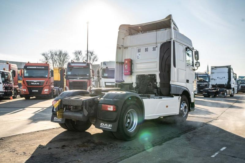 DAF XF 460 + HYDRAULIQUE (50Ton) - Tractor head: gambar 4 DAF XF 460 + HYDRAULIQUE (50Ton) - Tractor head: gambar 4