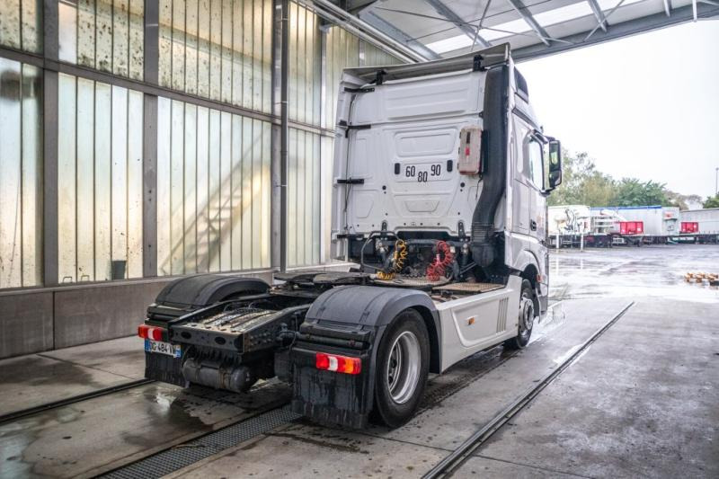 Mercedes ACTROS 1845LS+E6+VOITH - Tractor head: gambar 3 Mercedes ACTROS 1845LS+E6+VOITH - Tractor head: gambar 3