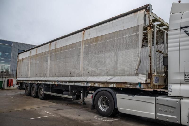 Trouillet VOLAILLE/GEFLÛGEL/POULTRY+HAYON - Semi-trailer dengan terpal samping: gambar 2 Trouillet VOLAILLE/GEFLÛGEL/POULTRY+HAYON - Semi-trailer dengan terpal samping: gambar 2